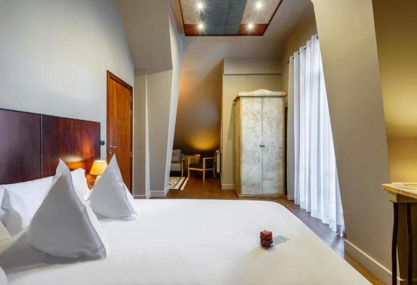 Люкс, La Casueña