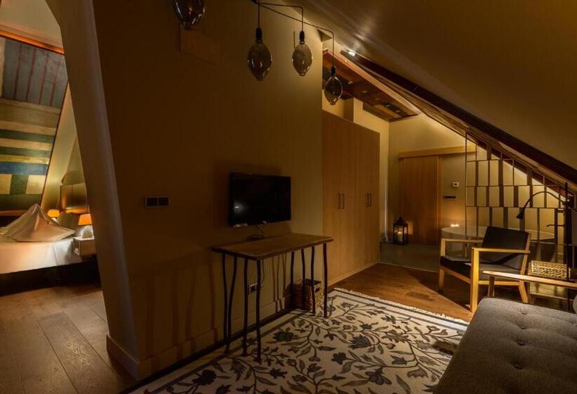 Люкс, La Casueña