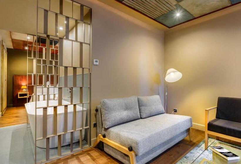 Номер Стандарт, La Casueña