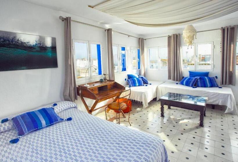 غرفة دور أخير, La Estrella De Tarifa