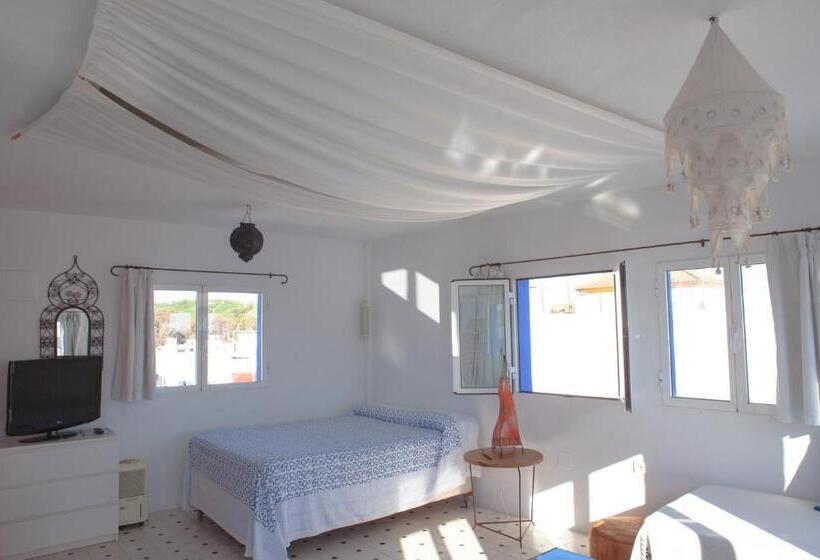 غرفة دور أخير, La Estrella De Tarifa