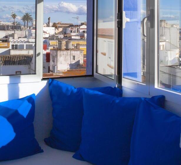 غرفة دور أخير, La Estrella De Tarifa