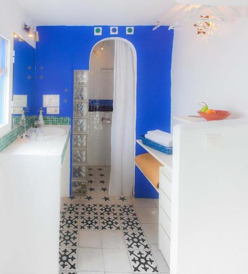 غرفة قياسية, La Estrella De Tarifa