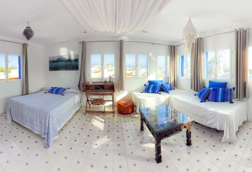 غرفة دور أخير, La Estrella De Tarifa