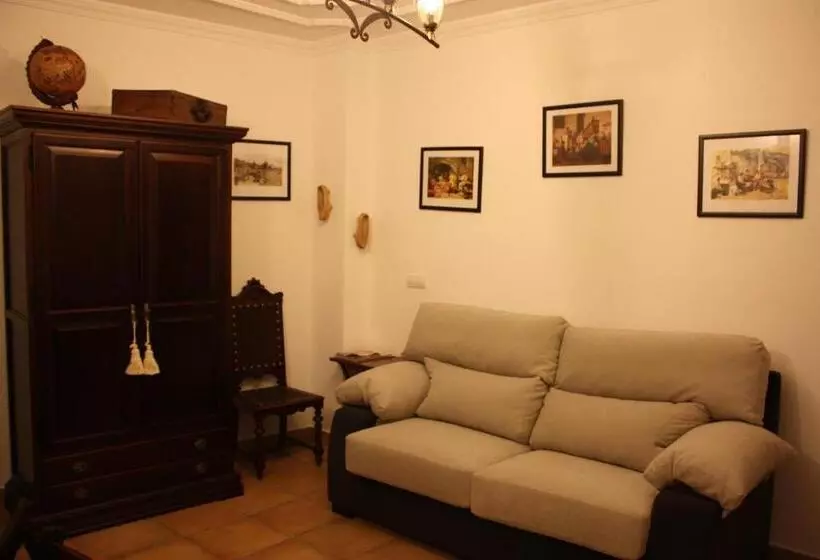 Juniorsviitti, La Posada Del Infante