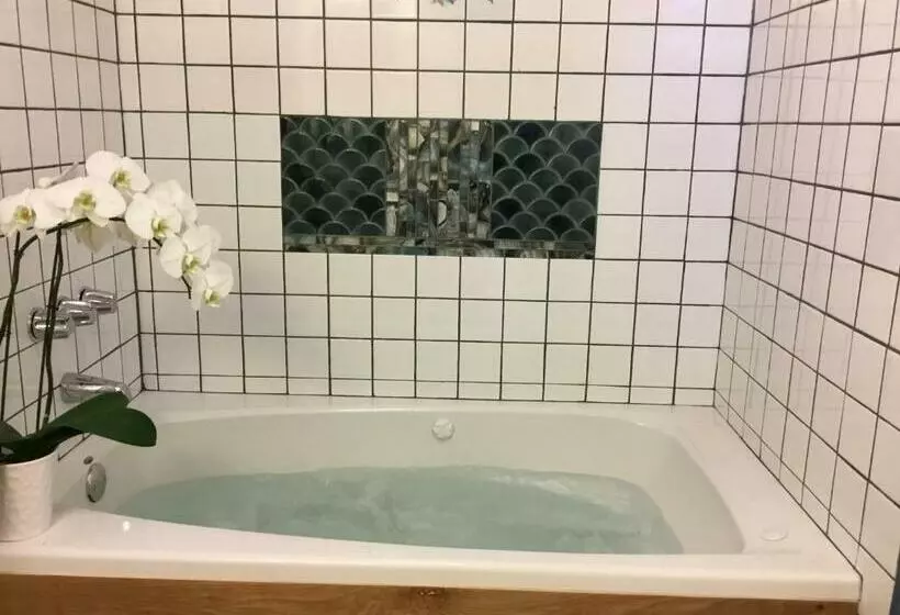 デラックスルーム, Les Artistes Inn