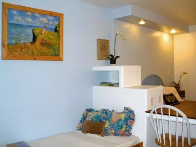 デラックスルーム, Les Artistes Inn