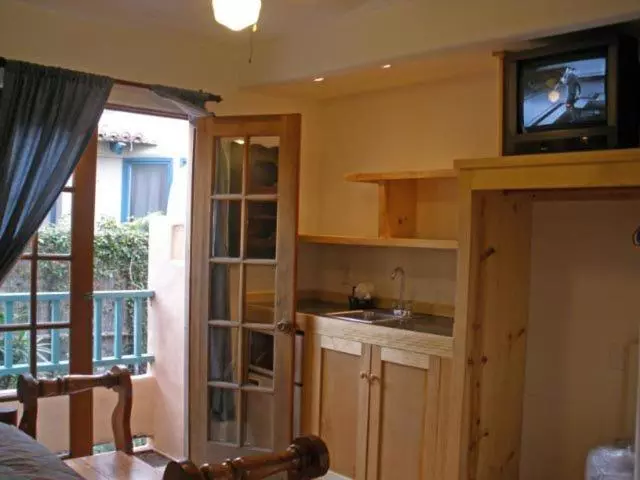 デラックスルーム, Les Artistes Inn
