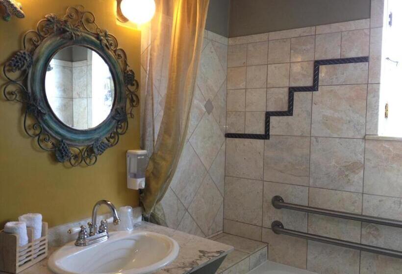 غرفة بريميوم مطلّة علي البحر, Les Artistes Inn