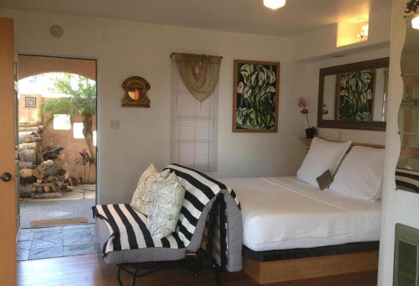 غرفة بريميوم مطلّة علي البحر, Les Artistes Inn