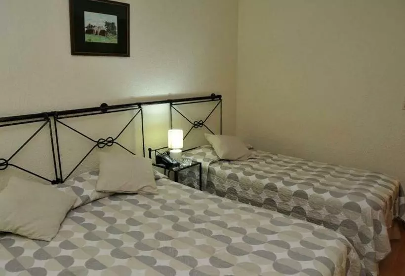 اتاق استاندارد سه نفره, Marbella