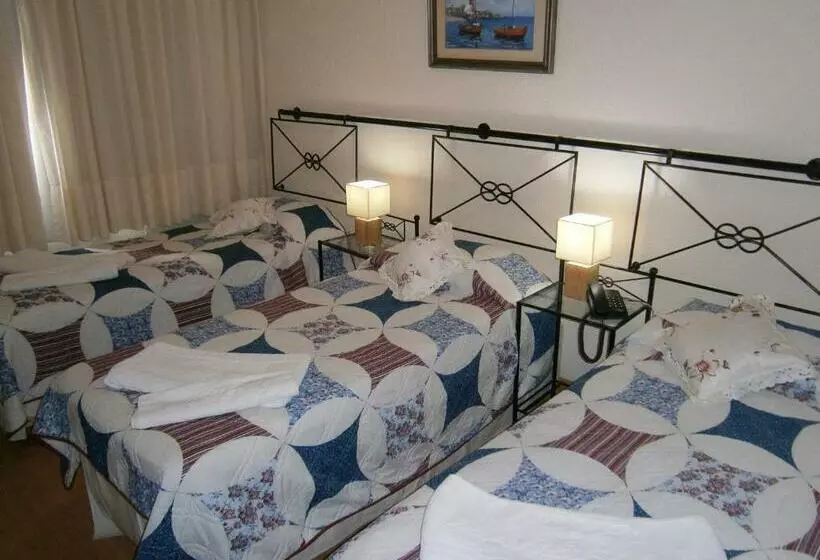 اتاق استاندارد سه نفره, Marbella