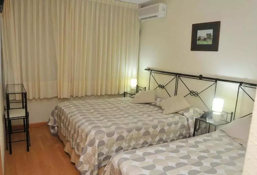 اتاق سوپریور سه تخته, Marbella
