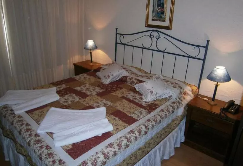 اتاق خانوادگی, Marbella