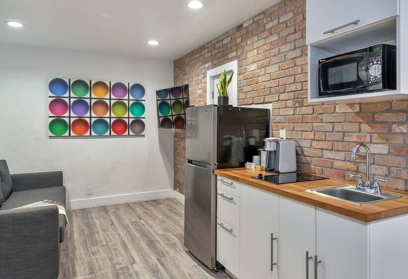 스탠다드 스튜디오, Oasis