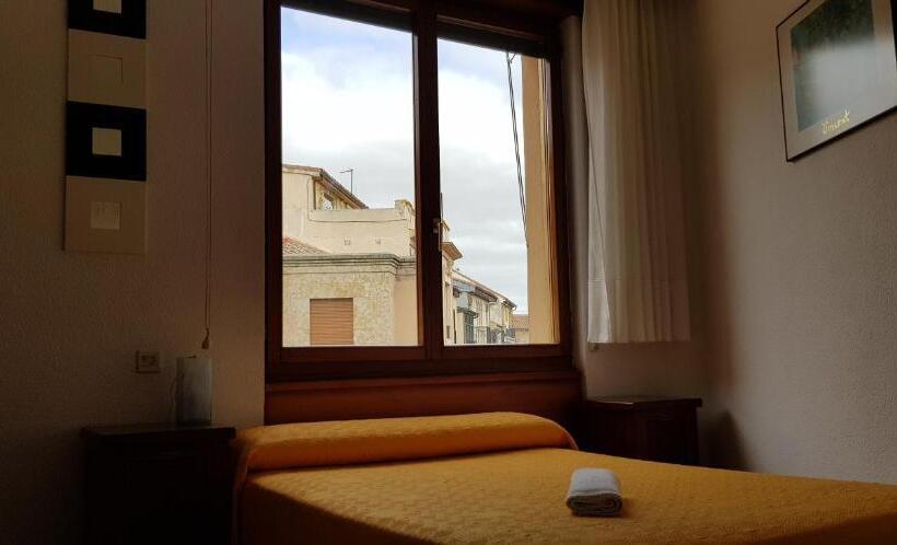 غرفة قياسية فردية, Pension Salamanca