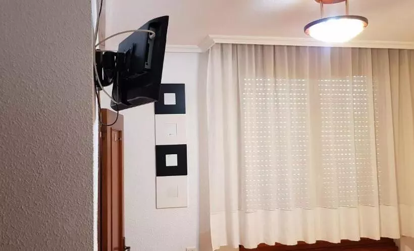 اتاق استاندارد یک نفره, Pension Salamanca