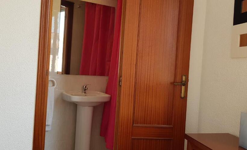 غرفة قياسية فردية, Pension Salamanca