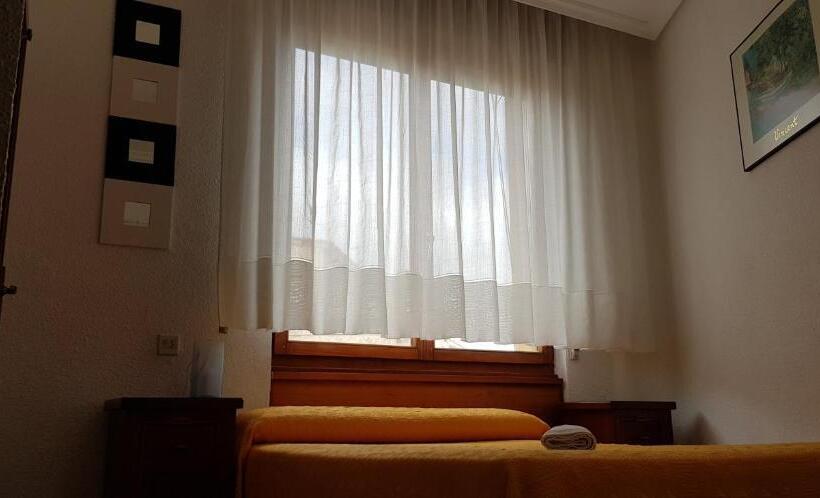 غرفة قياسية فردية, Pension Salamanca