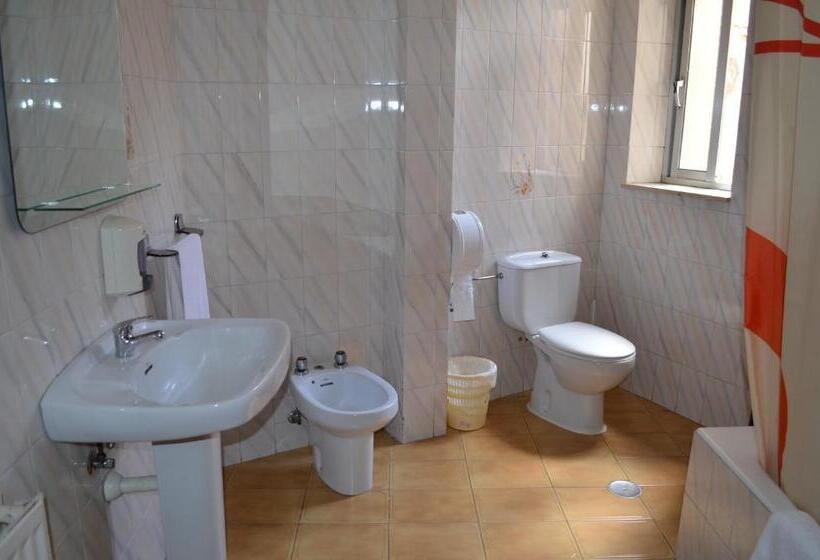 غرفة قياسية فردية حمام مشترك, Pension Salamanca