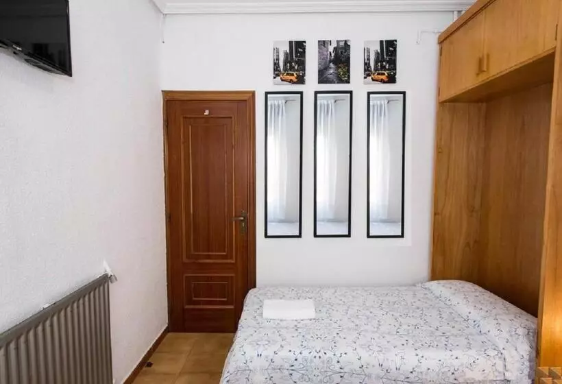 اتاق استاندارد با سرویس بهداشتی مشترک, Pension Salamanca