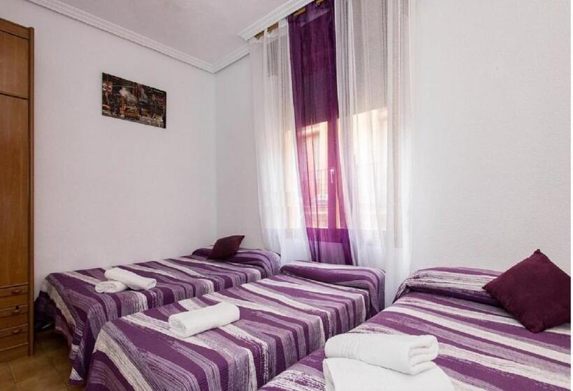 غرفة قياسية ثلاثية حمام مشترك, Pension Salamanca