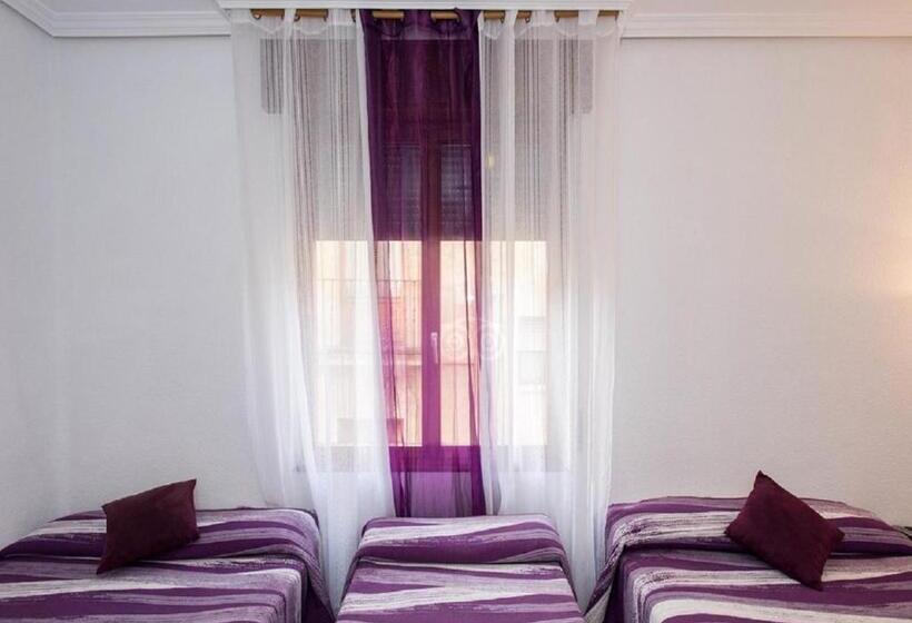 غرفة قياسية ثلاثية حمام مشترك, Pension Salamanca