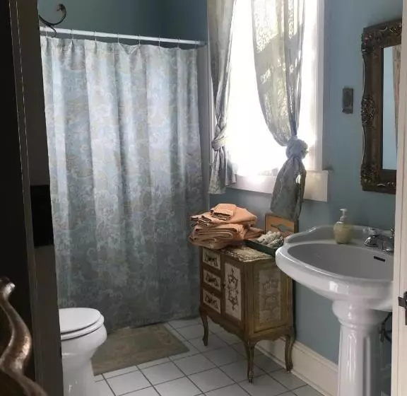 クイーンサイズベッドのスイートルーム, Shadowlawn Bed And Breakfast