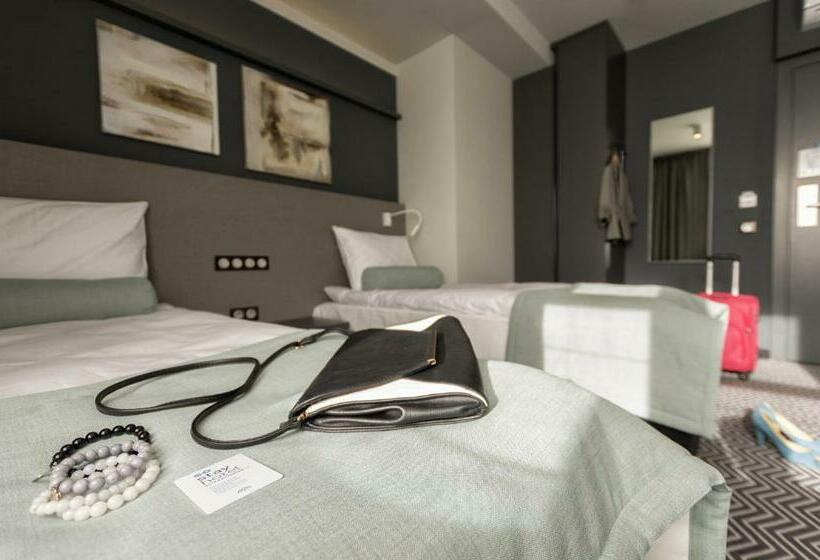 اتاق کلاس بیزنس, So Stay