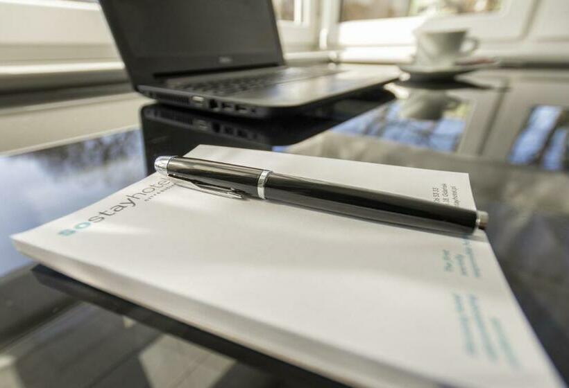 اتاق لوکس, So Stay