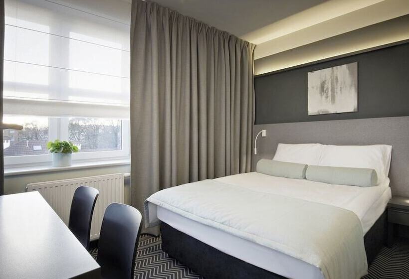 اتاق لوکس, So Stay