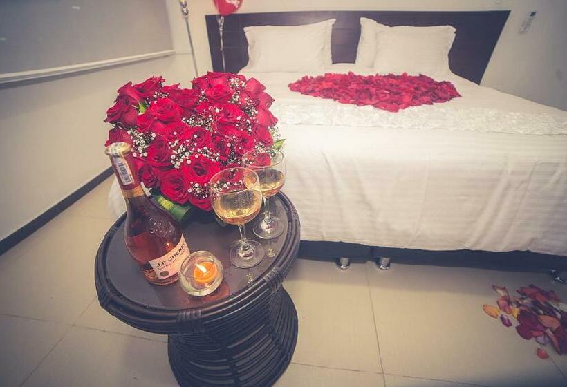 غرفة قياسية, Titanium Plaza