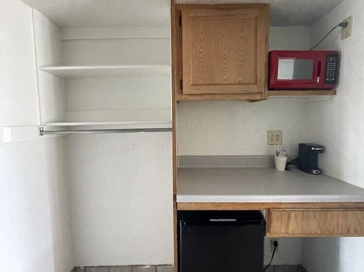 Номер Deluxe, Travelodge By Wyndham Farmington Hwy 64