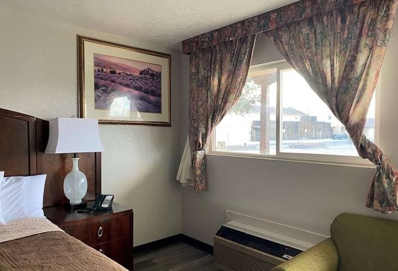 Номер Deluxe, Travelodge By Wyndham Farmington Hwy 64