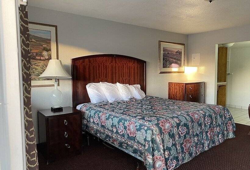 غرفة ديلوكس, Travelodge By Wyndham Farmington Hwy 64