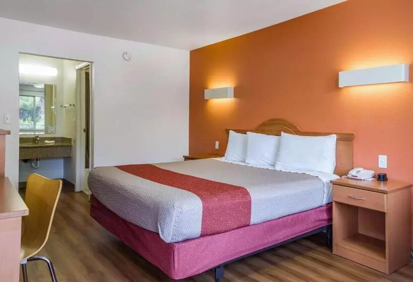 キングサイズベッドのスタンダードルーム, Motel 6 Concord, Ca