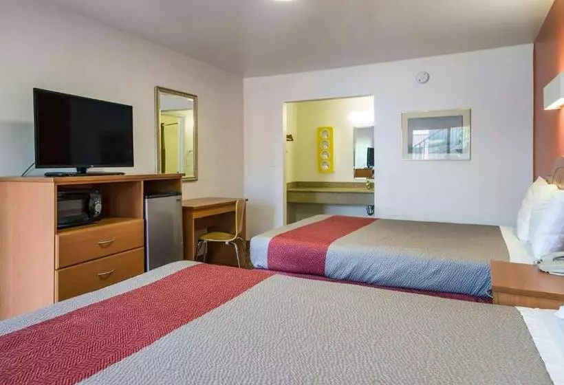 身障者適用スタンダードルーム, Motel 6 Concord, Ca
