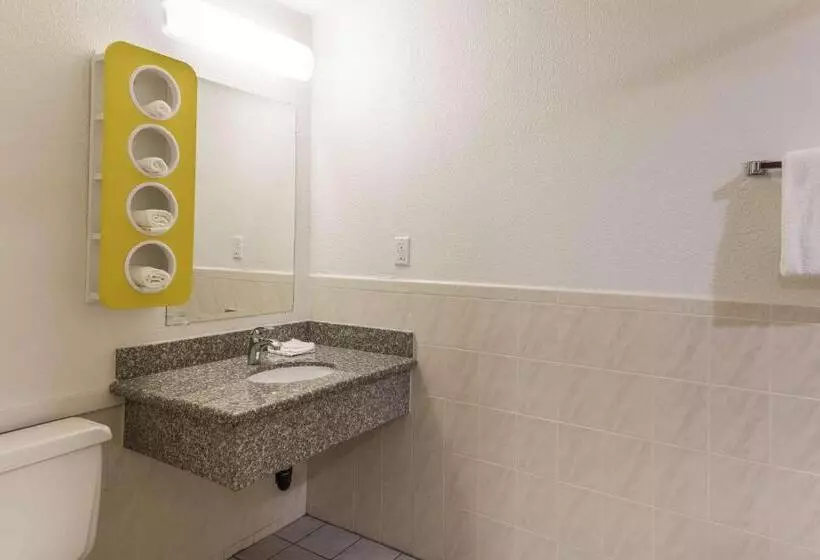 身障者適用スタンダードルーム, Motel 6 Concord, Ca