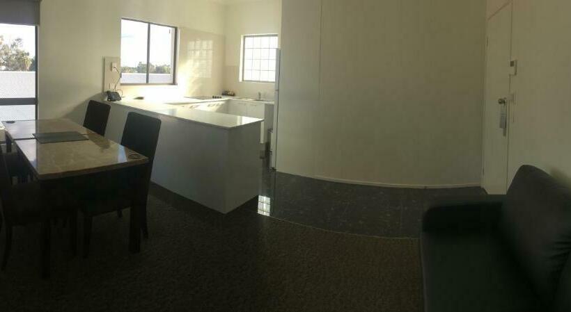 דירת חדר, Western Downs Motor Inn