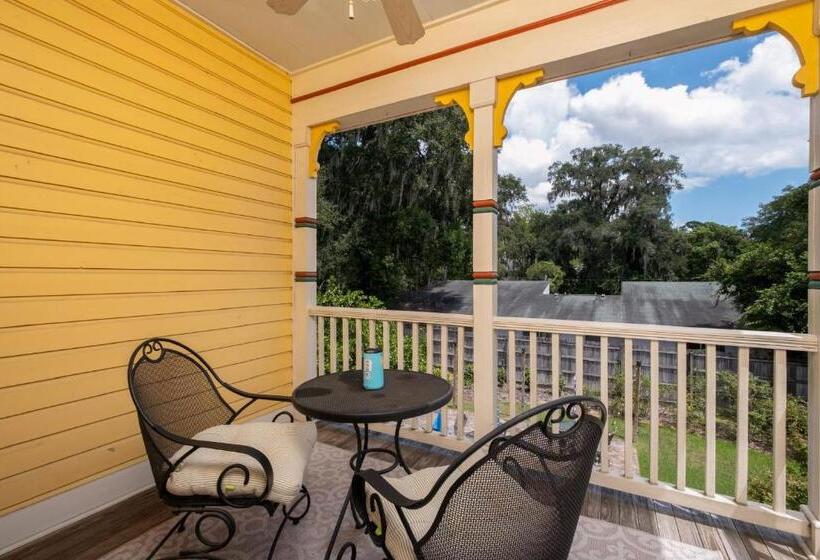 غرفة قياسية, Chestnut Suite