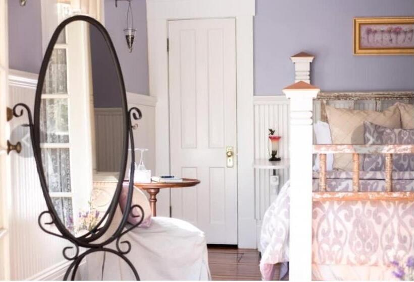 غرفة قياسية, Chestnut Suite