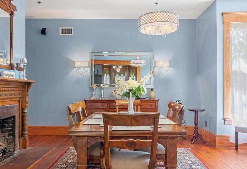 غرفة قياسية, Chestnut Suite