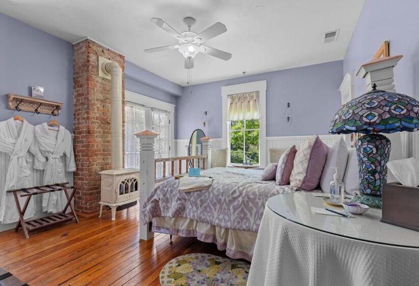 غرفة قياسية, Chestnut Suite