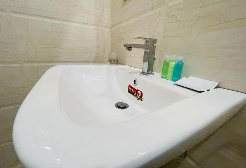 标准间带游泳池, Ismattha