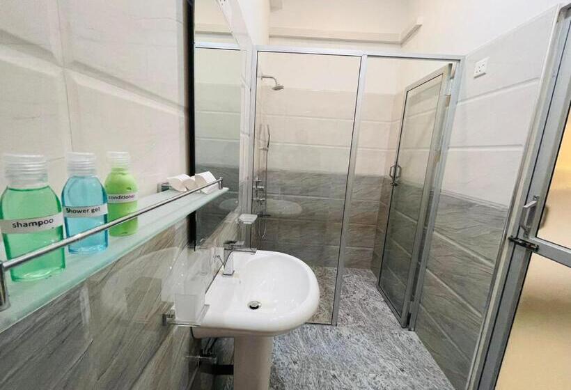 标准间带游泳池, Ismattha