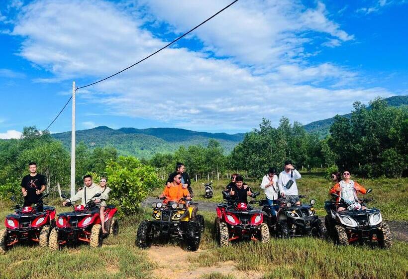 Habitación Estándar con Balcón, Kampot River Bungalows