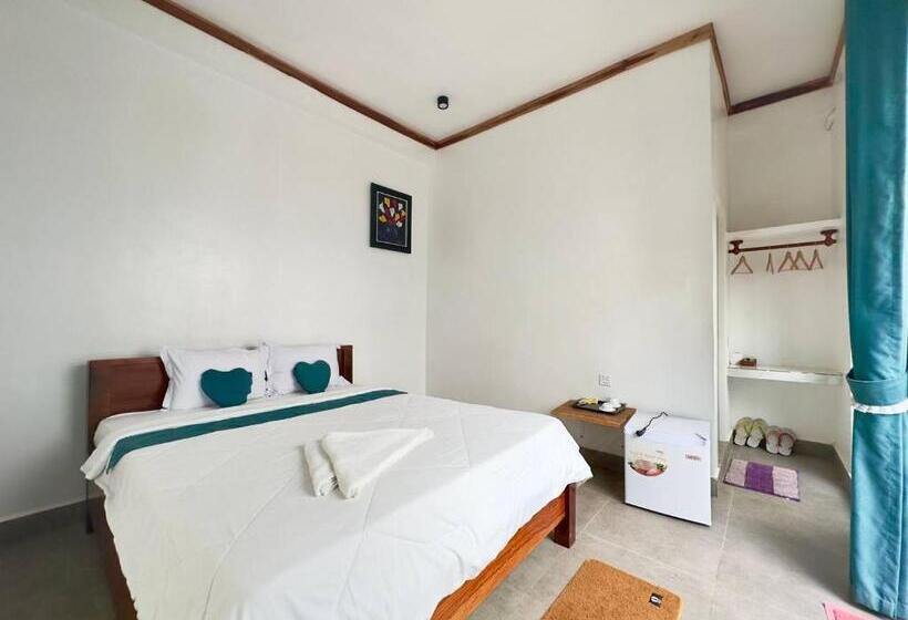 غرفة قياسية مزوَّدة بشُرفة, Kampot River Bungalows
