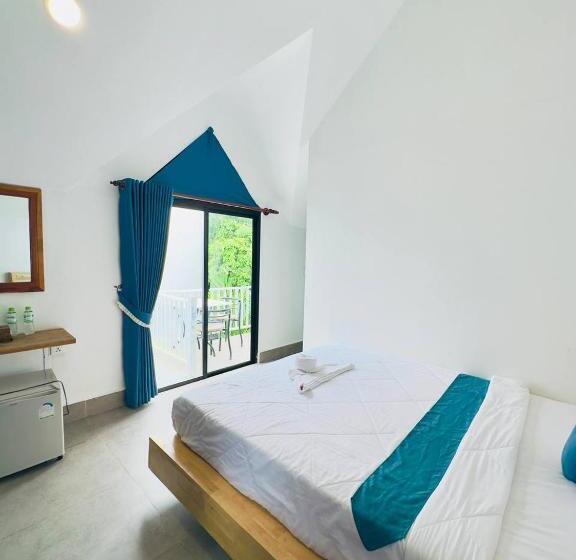 غرفة قياسية مزوَّدة بشُرفة, Kampot River Bungalows