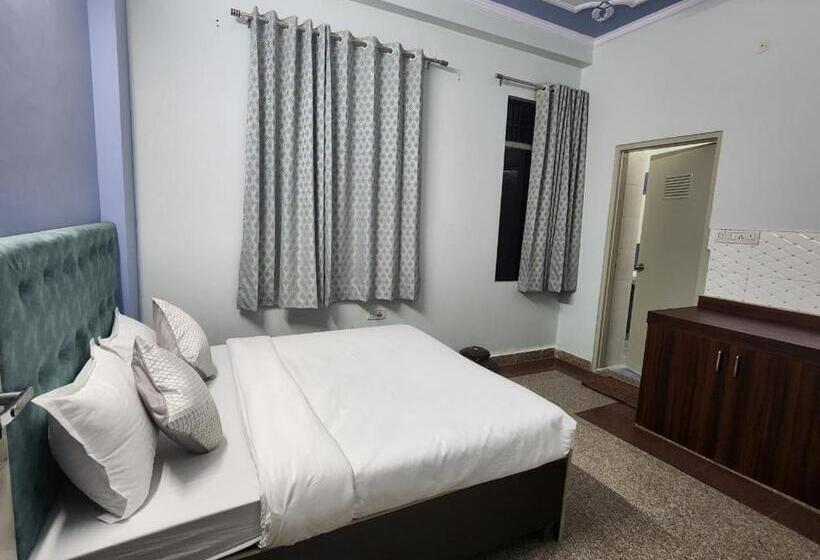 标准间, Reyansh Restaurant & Cafe