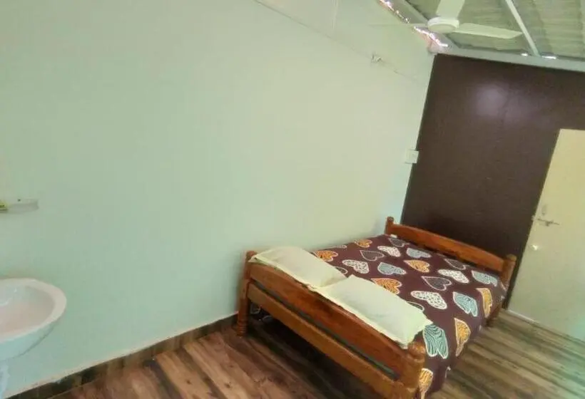 エコノミールーム, Parvati S Homestay